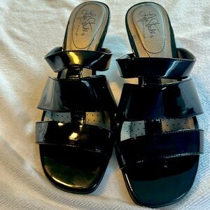 Life stride black patent sandals with 2 inch heel